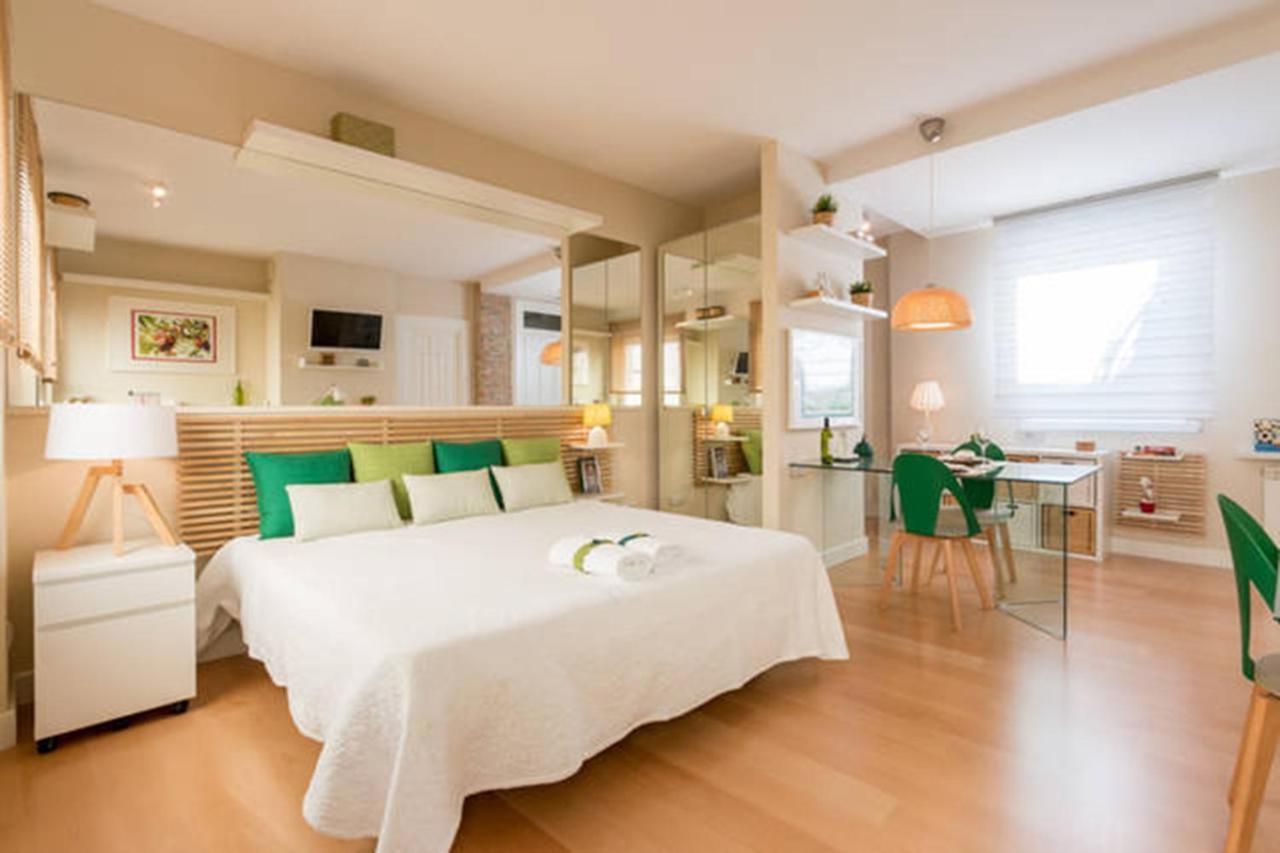 Apartasuite Centro Historico Atico Tranquilo Y Luminoso En El Corazon De Granada Eksteriør billede