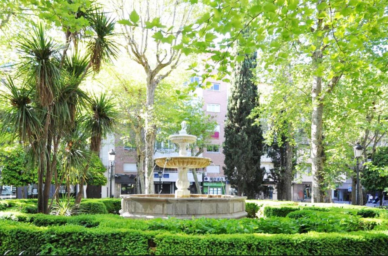 Apartasuite Centro Historico Atico Tranquilo Y Luminoso En El Corazon De Granada Eksteriør billede